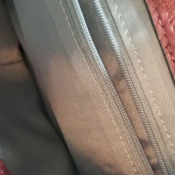 1 DAY SALE Max Studio Burgundy Convertible style bag - Picture 15 of 15